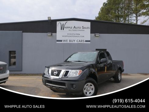 Used 2019 Nissan Frontier S image 1