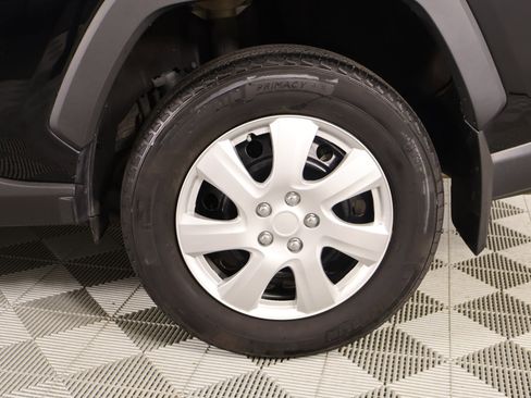 Used 2022 Toyota RAV4 LE image 17