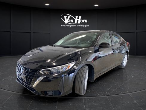 Used 2025 Nissan Sentra S FWD image 3