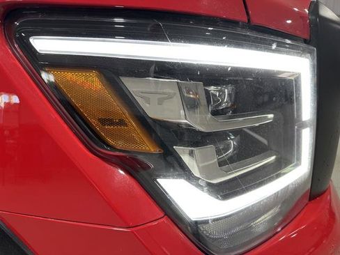 Used 2021 Nissan Titan PRO-4X w/ Pro-4x Convenience Package image 12