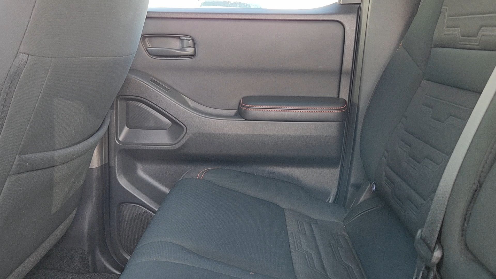 Used 2026 Nissan Frontier PRO-4X AWD/4WD image 16