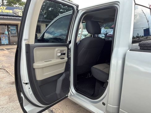 Used 2012 RAM 1500 Classic SLT RWD image 25