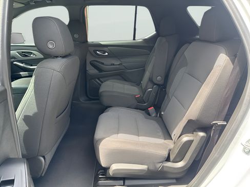 Used 2024 Chevrolet Traverse LT w/ LPO, Cargo Package AWD/4WD image 9