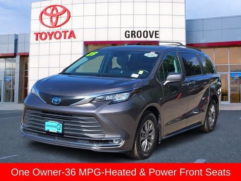 Used 2023 Toyota Sienna XLE FWD image 1