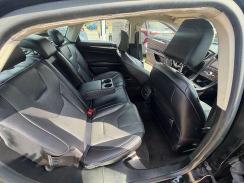 Used 2020 Ford Fusion Titanium FWD image 21