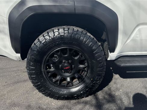 Used 2025 Toyota 4Runner 4WD image 26