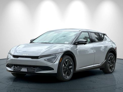 New 2025 Kia EV6 Wind image 8