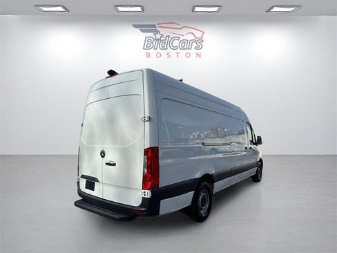 Used 2023 Mercedes-Benz Sprinter 2500 image 4