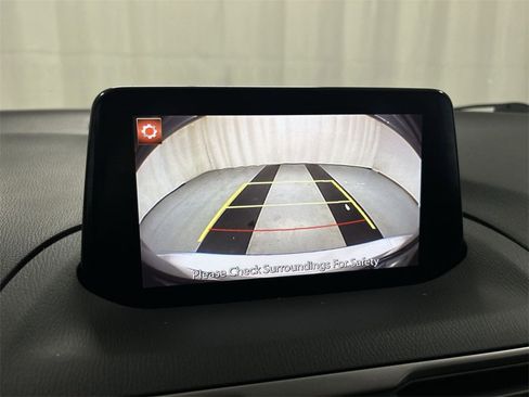 Used 2018 MAZDA MAZDA3 Touring image 15