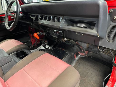Used 1995 Jeep Wrangler Rio Grande AWD/4WD image 13