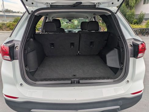 Used 2023 Chevrolet Equinox LT image 31