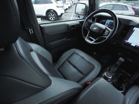 Used 2024 Ford Bronco Black Diamond w/ Sasquatch Package image 51