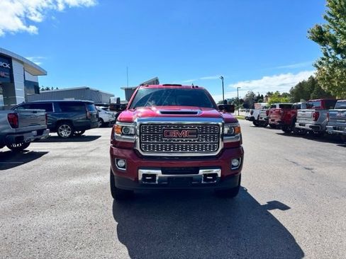 Used 2018 GMC Sierra 2500 Denali w/ Duramax Plus Package AWD/4WD image 3