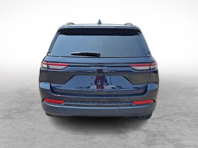 Used 2024 Jeep Grand Cherokee Limited w/ Black Appearance Package