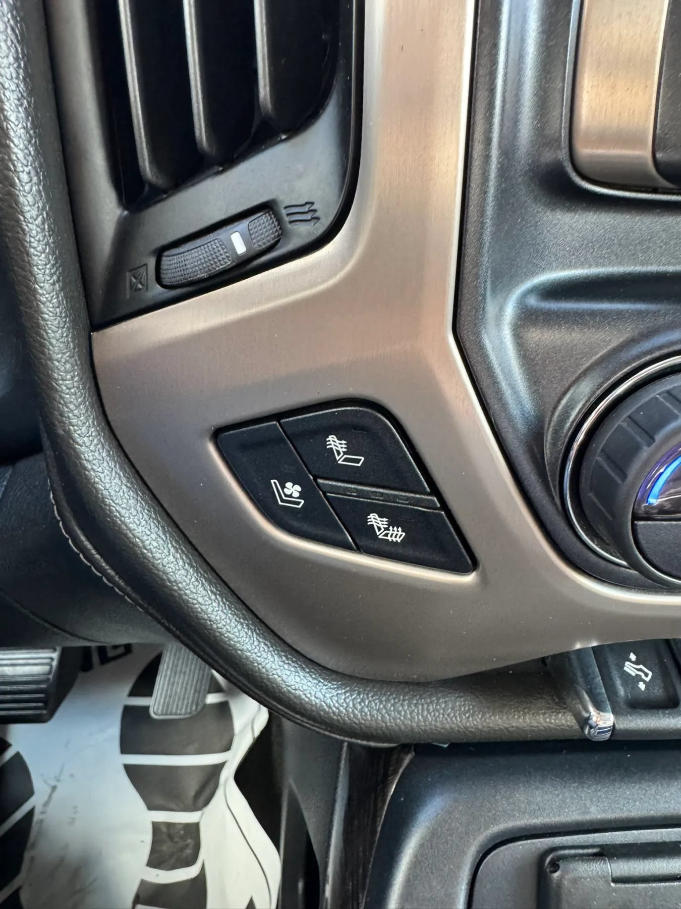 Used 2016 GMC Sierra 1500 Denali AWD/4WD image 18