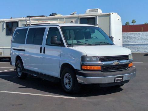 Used 2014 Chevrolet Express 3500 LT w/ LT Preferred Equipment Group RWD image 3