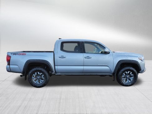 Certified 2018 Toyota Tacoma TRD Off-Road image 9