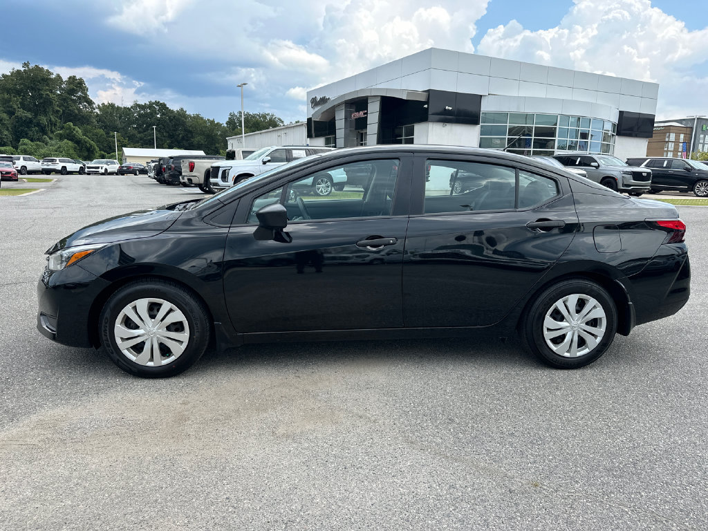 Used 2025 Nissan Versa S w/ Trunk Package FWD image 4