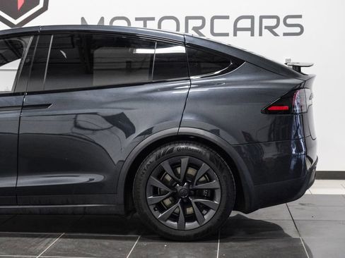 Used 2024 Tesla Model X image 19