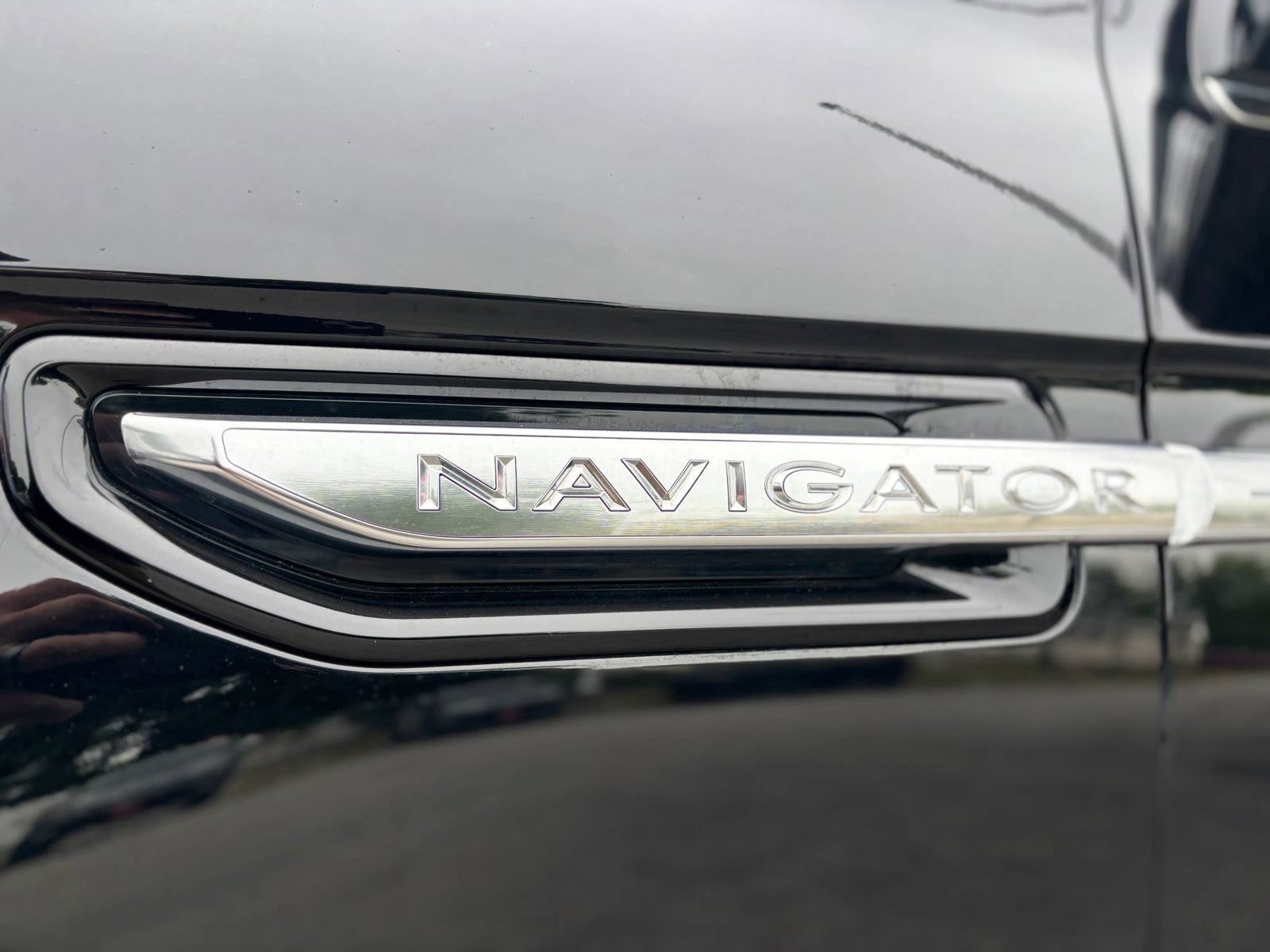 Used 2018 Lincoln Navigator Select w/ Technology Package AWD/4WD image 10