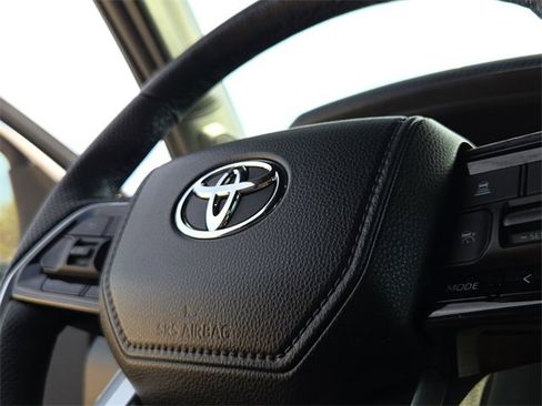 Used 2023 Toyota Sequoia Platinum image 27