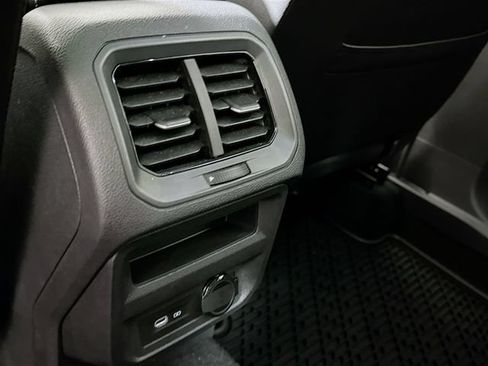 Used 2024 Volkswagen Tiguan SEL R-Line AWD/4WD image 31