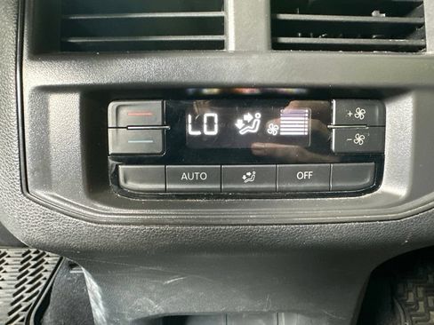 Used 2021 Volkswagen Atlas SE w/ Towing Package FWD image 7