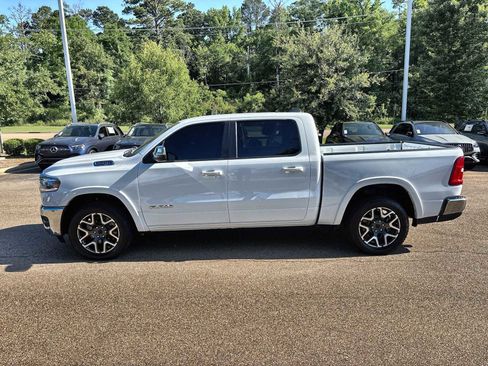 Used 2025 RAM 1500 Laramie AWD/4WD image 5