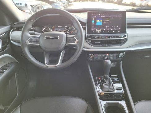 Used 2025 Jeep Compass Limited AWD/4WD image 7