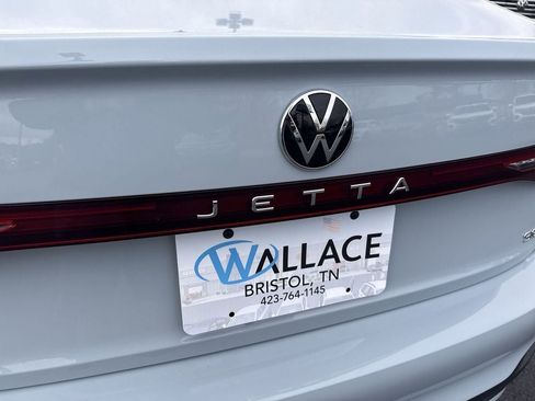 New 2026 Volkswagen Jetta SE FWD image 6