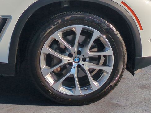 Used 2021 BMW X5 xDrive40i w/ Premium Package 2 image 13