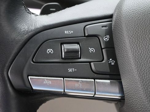 Used 2022 Cadillac XT4 Luxury w/ Cold Weather Package image 12