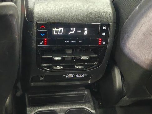 Used 2024 Jeep Grand Cherokee L Limited w/ Luxury Tech Group II image 33