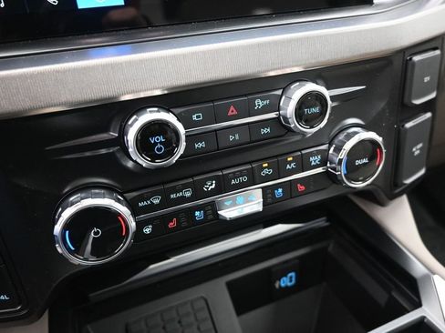 New 2026 Ford F450 Platinum w/ Platinum Plus Package AWD/4WD image 17