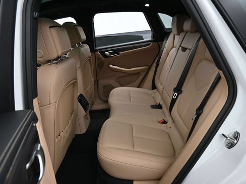 Certified 2025 Porsche Macan GTS AWD/4WD image 16