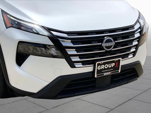 Used 2024 Nissan Rogue SV AWD/4WD image 30