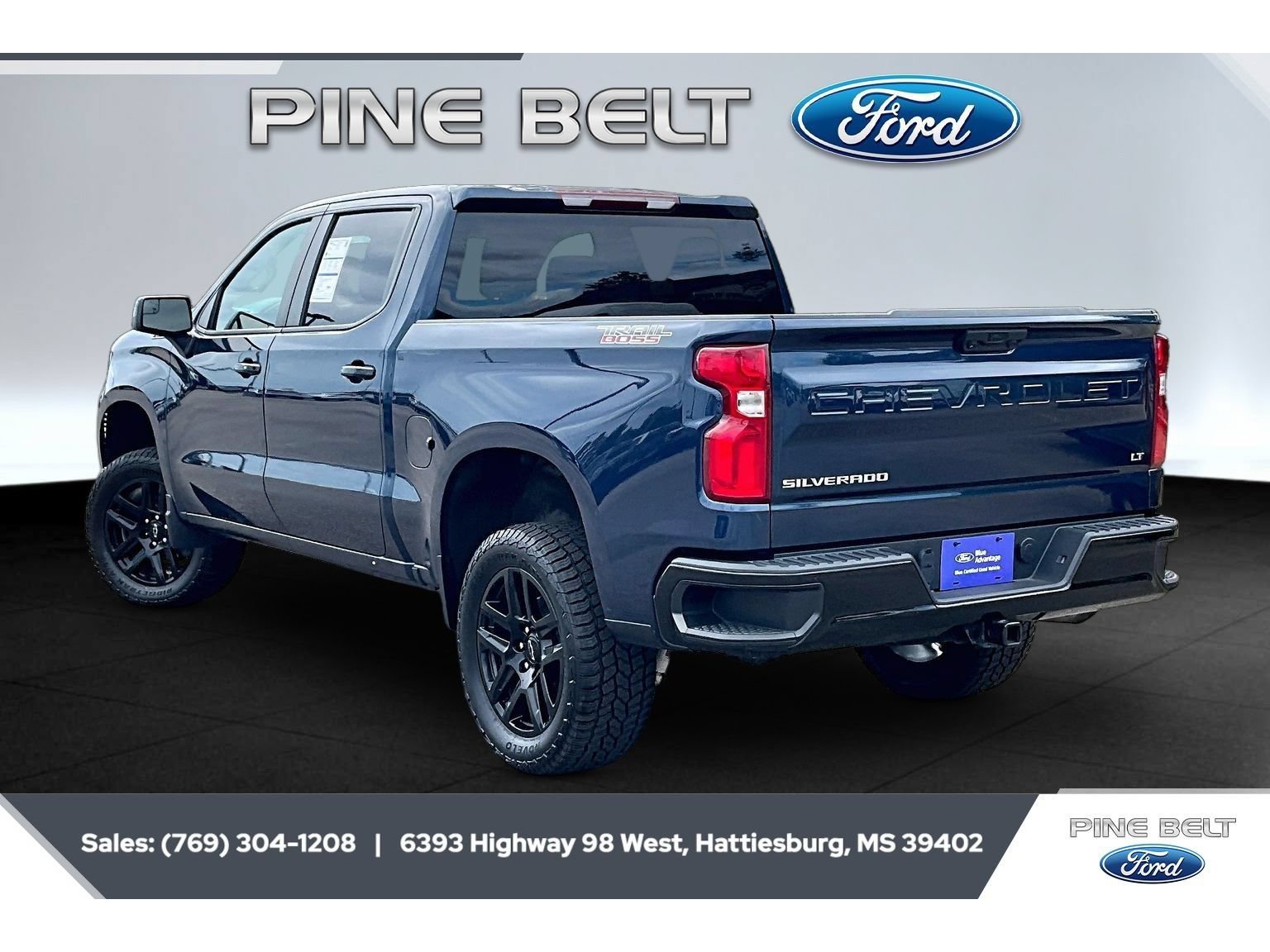 Used 2023 Chevrolet Silverado 1500 LT Trail Boss w/ Protection Package AWD/4WD image 2