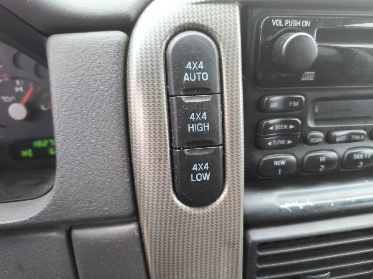 Used 2003 Ford Explorer XLT AWD/4WD image 34