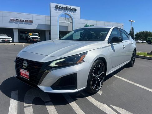 Used 2025 Nissan Altima 2.5 SR FWD image 4