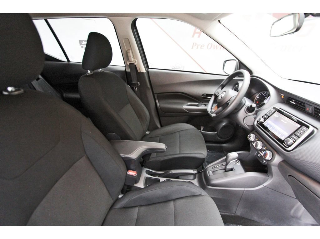 Certified 2025 Nissan Kicks Play S FWD image 11