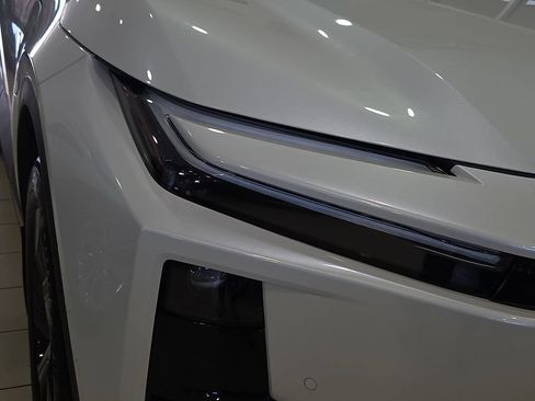 New 2026 Toyota C-HR AWD/4WD image 8