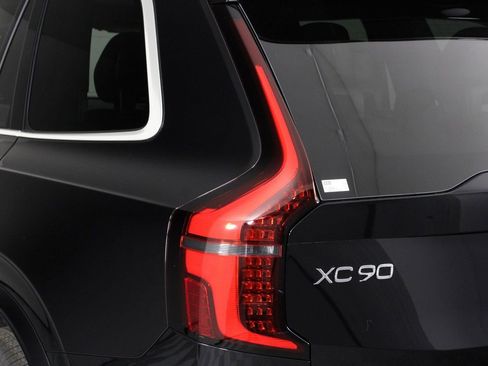 New 2026 Volvo XC90 T8 Core AWD/4WD image 15