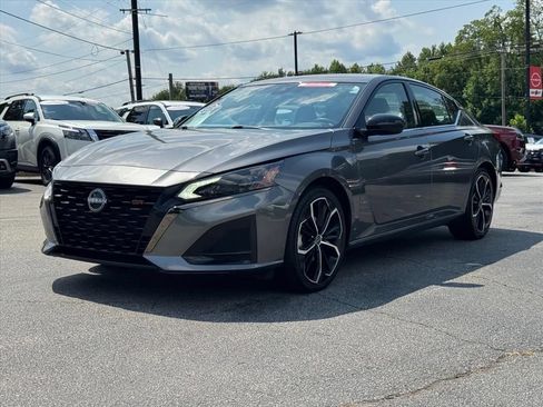 Certified 2025 Nissan Altima 2.5 SR FWD image 7