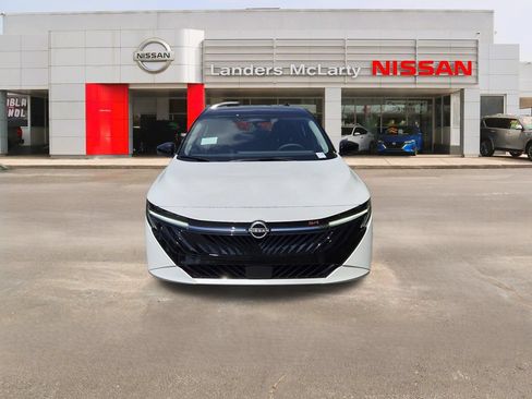 New 2026 Nissan Sentra SR w/ Floor Mat Package FWD image 8