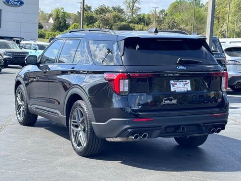 Used 2025 Ford Explorer ST RWD image 17