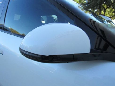 Used 2024 Genesis GV60 RWD image 25