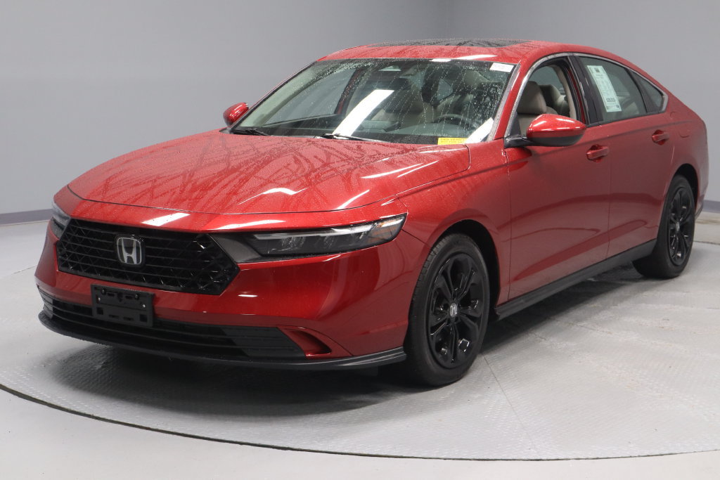 Used 2023 Honda Accord EX image 3