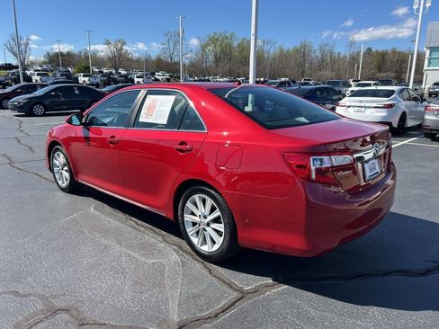 Used 2014 Toyota Camry XLE w/ Leather Package image 17