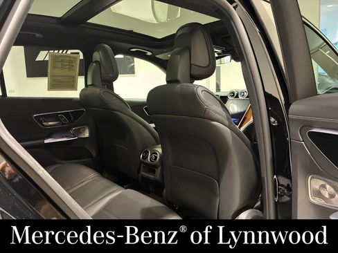 Used 2023 Mercedes-Benz GLC 300 4MATIC image 33