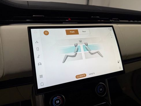 Used 2023 Land Rover Range Rover Long Wheelbase SE image 26